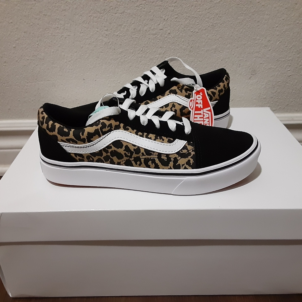 Vans - Picture 1 of 4
